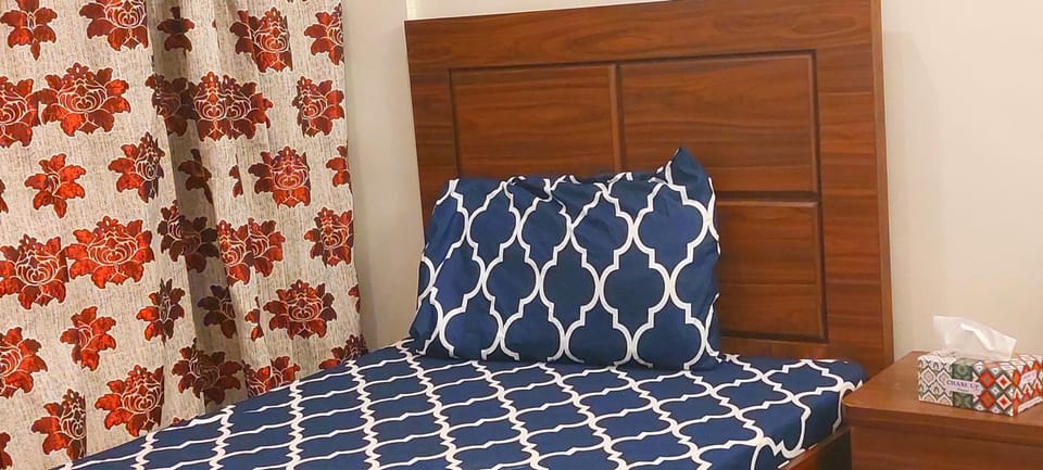 Karachi Guest House - Gulshan Hotel in Karachi