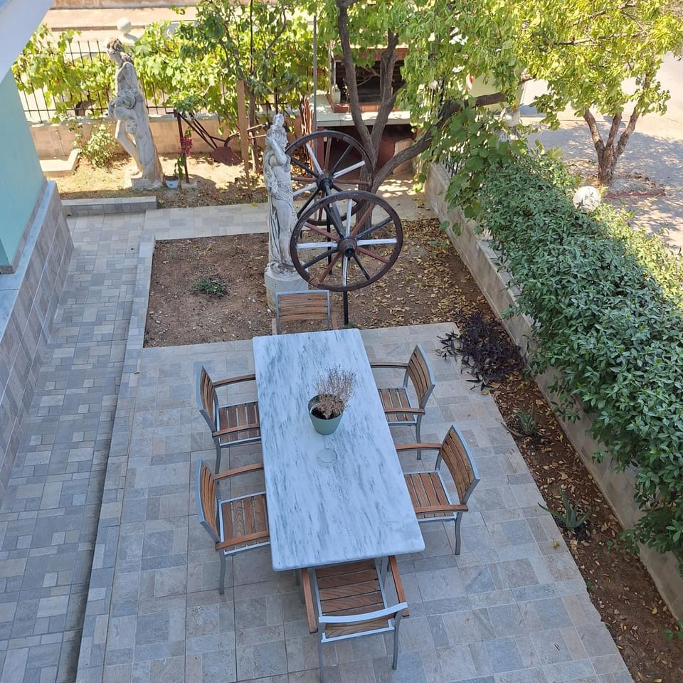 Patio, Garden, Dining area, Garden view
