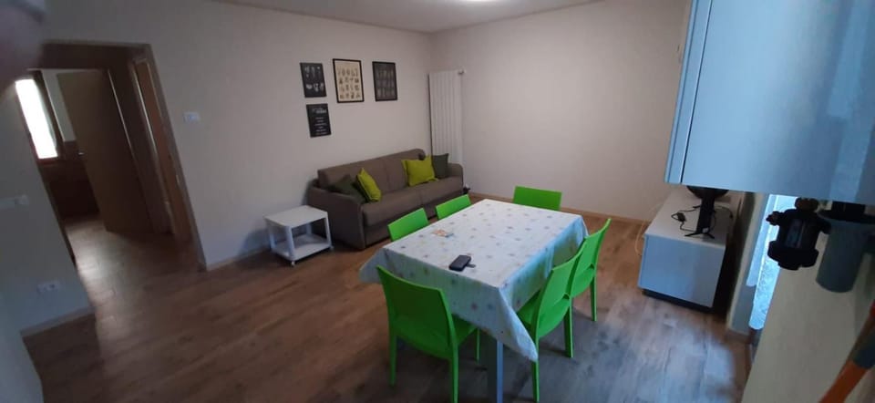Communal lounge/ TV room, Living room, Seating area, Dining area