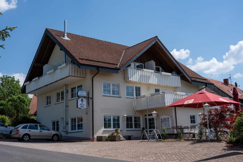 Property building, Restaurant/places to eat