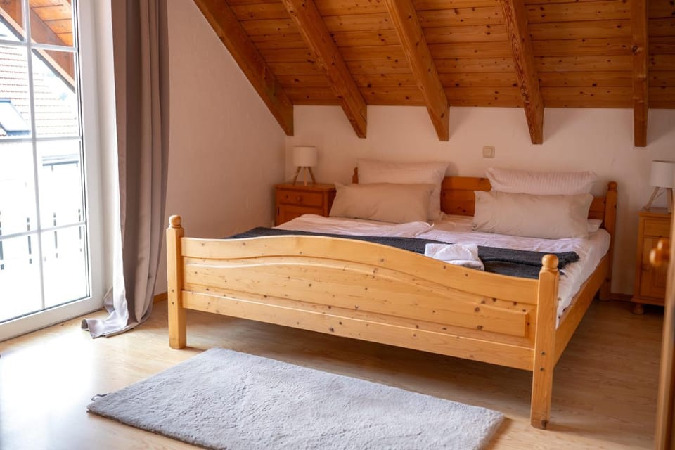 Bed, Balcony/Terrace, Bedroom, internet