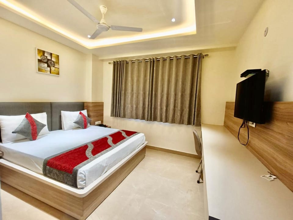TV and multimedia, Photo of the whole room, Bedroom