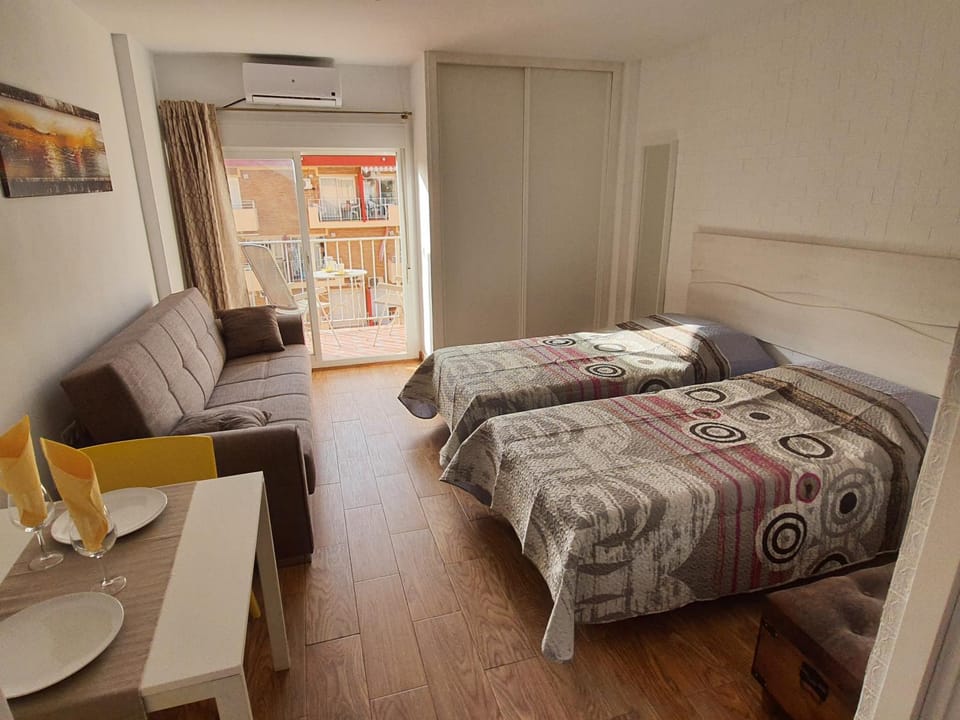 Photo of the whole room, Bedroom