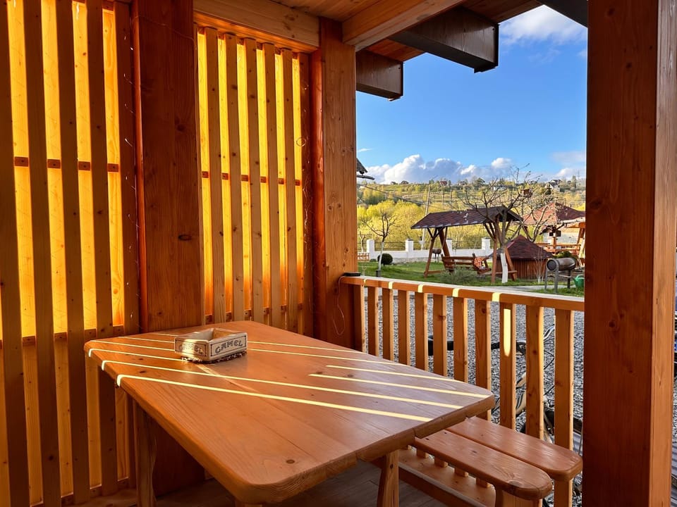 Balcony/Terrace, Garden view, Mountain view