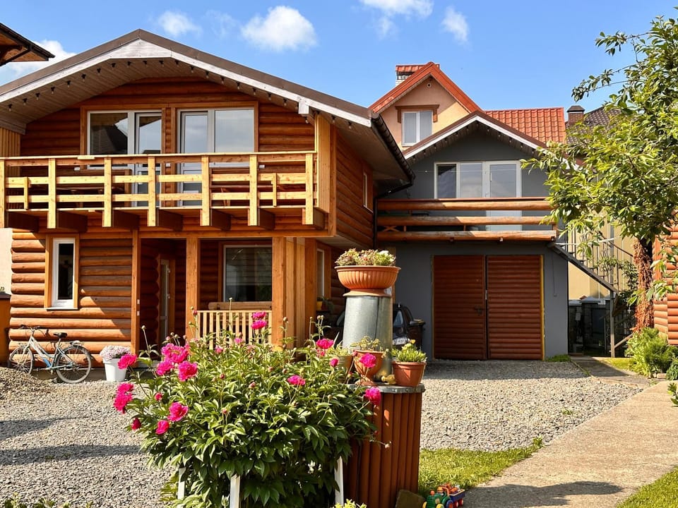 Property building, Day