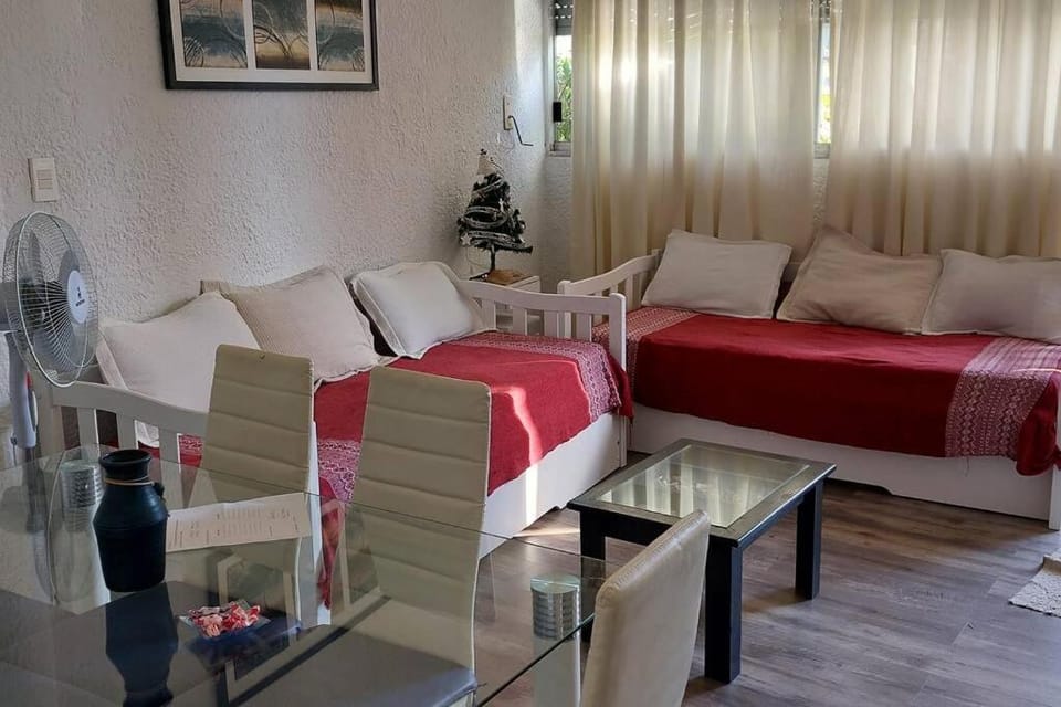 Apartamento con entrada independiente y jardín Apartment in Punta del Este