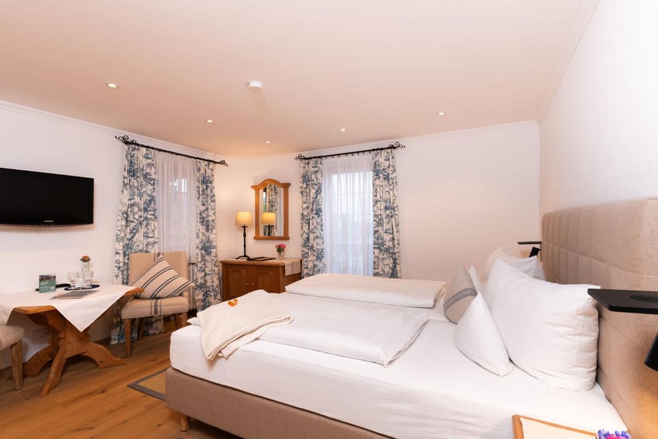 Hotel garni Reiffenstuel Hotel in Tegernsee