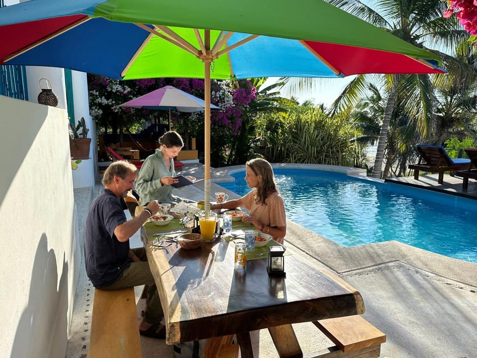 Patio, Restaurant/places to eat, Food and drinks, Dining area, Swimming pool