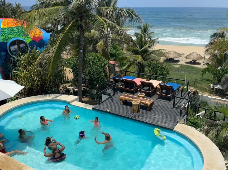 Beachfront Paradise Boutique Hotel - Breeze Room I Bed and Breakfast in State of Oaxaca
