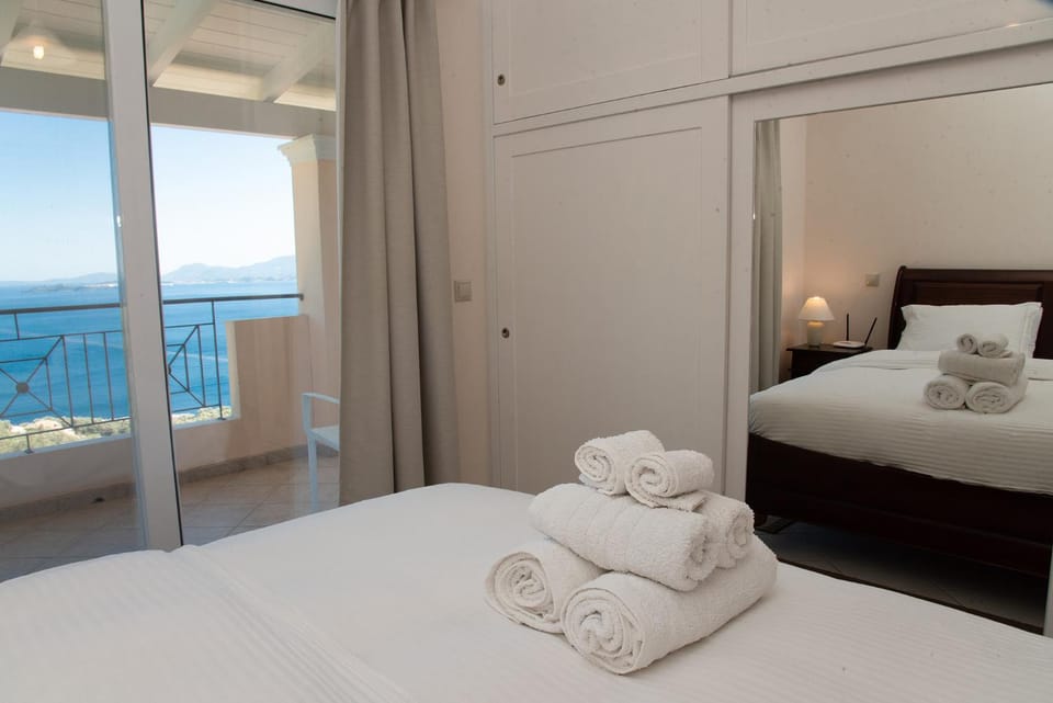 Bed, Bedroom, Sea view