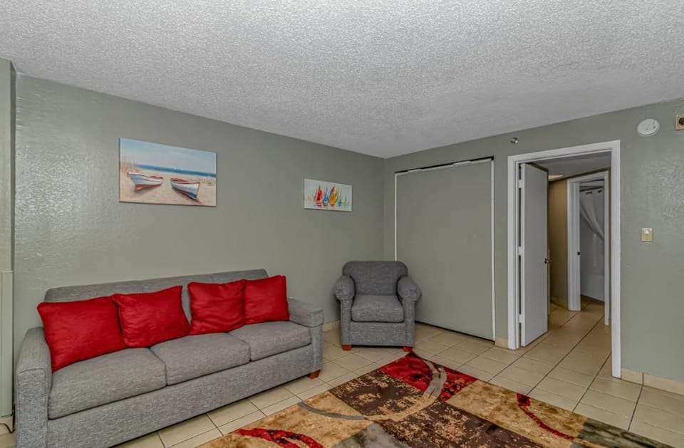 Oceanview 1 Bedroom Suite! Landmark Resort 348! Perfect for 6 guests! House in Myrtle Beach