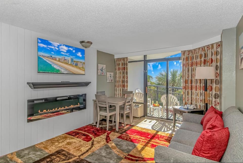 Oceanview 1 Bedroom Suite! Landmark Resort 348! Perfect for 6 guests! House in Myrtle Beach