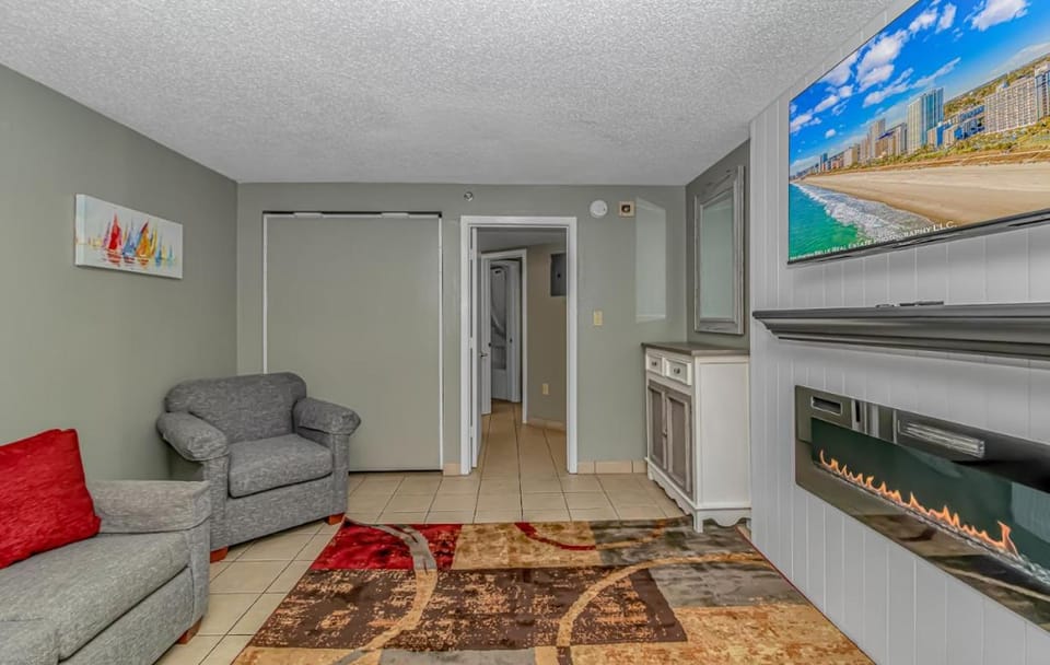 Oceanview 1 Bedroom Suite! Landmark Resort 348! Perfect for 6 guests! House in Myrtle Beach