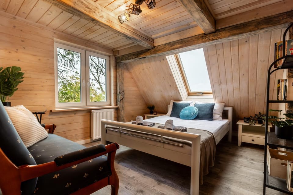 Bed, Living room, Photo of the whole room, Bedroom