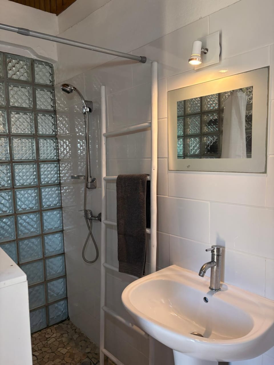LABé KAZ Kréyòl Studio Apartment in Grande-Terre, Guadeloupe