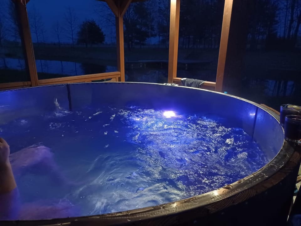 Night, Hot Tub