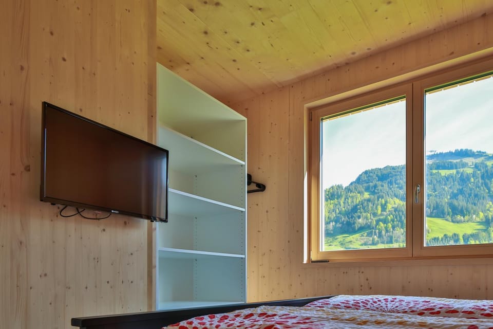 Bed, Natural landscape, TV and multimedia