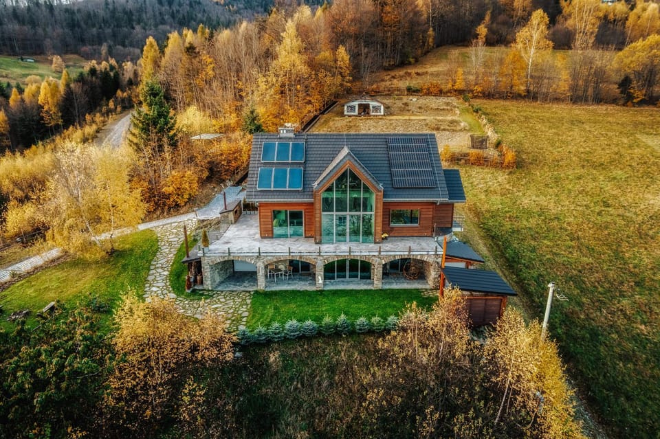Property building, Day, Natural landscape, Bird's eye view, Garden, Garden view