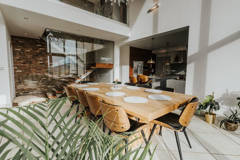 Patio, Living room, Seating area, Dining area