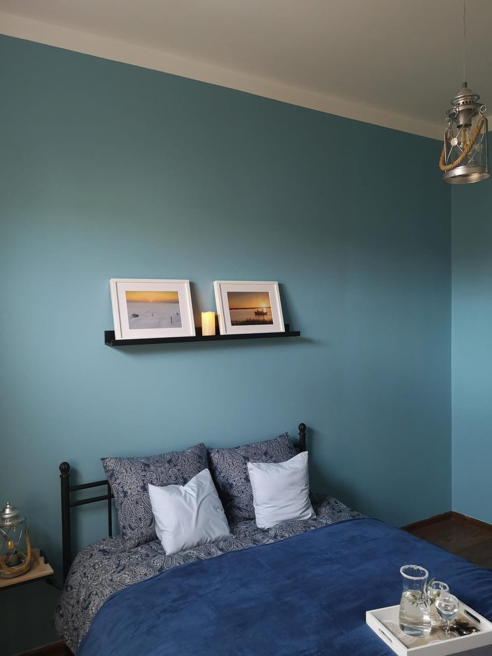 Bed, Photo of the whole room, Decorative detail, Bedroom