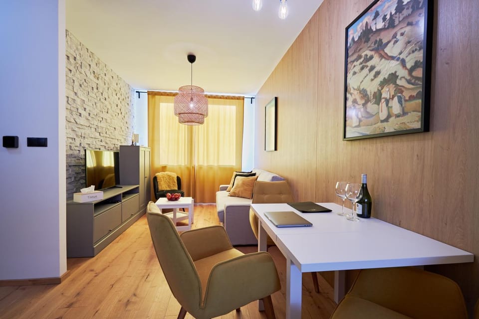 Living room, Seating area, Dining area