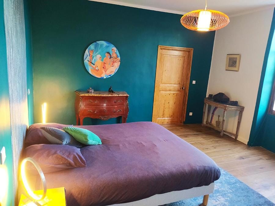 Bed, Photo of the whole room, Bedroom