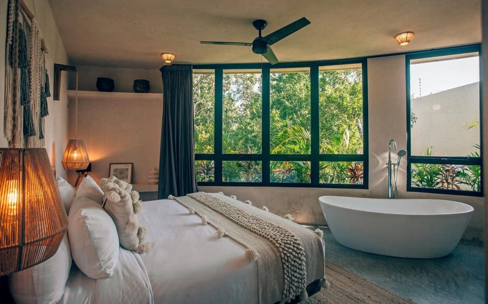 Bed, Photo of the whole room, Bedroom, Bath