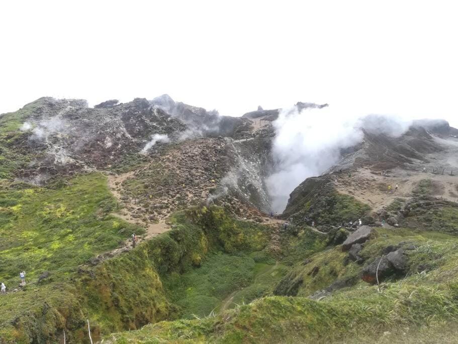 Nearby landmark, Day, Natural landscape, Hiking, Mountain view