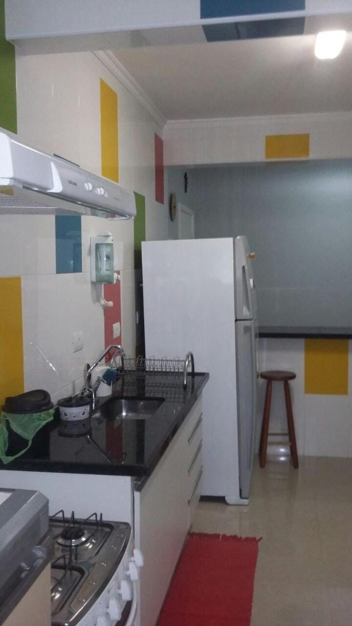 Guarujá, apto a 150 metros da praia - Enseada Apartment in State of São Paulo
