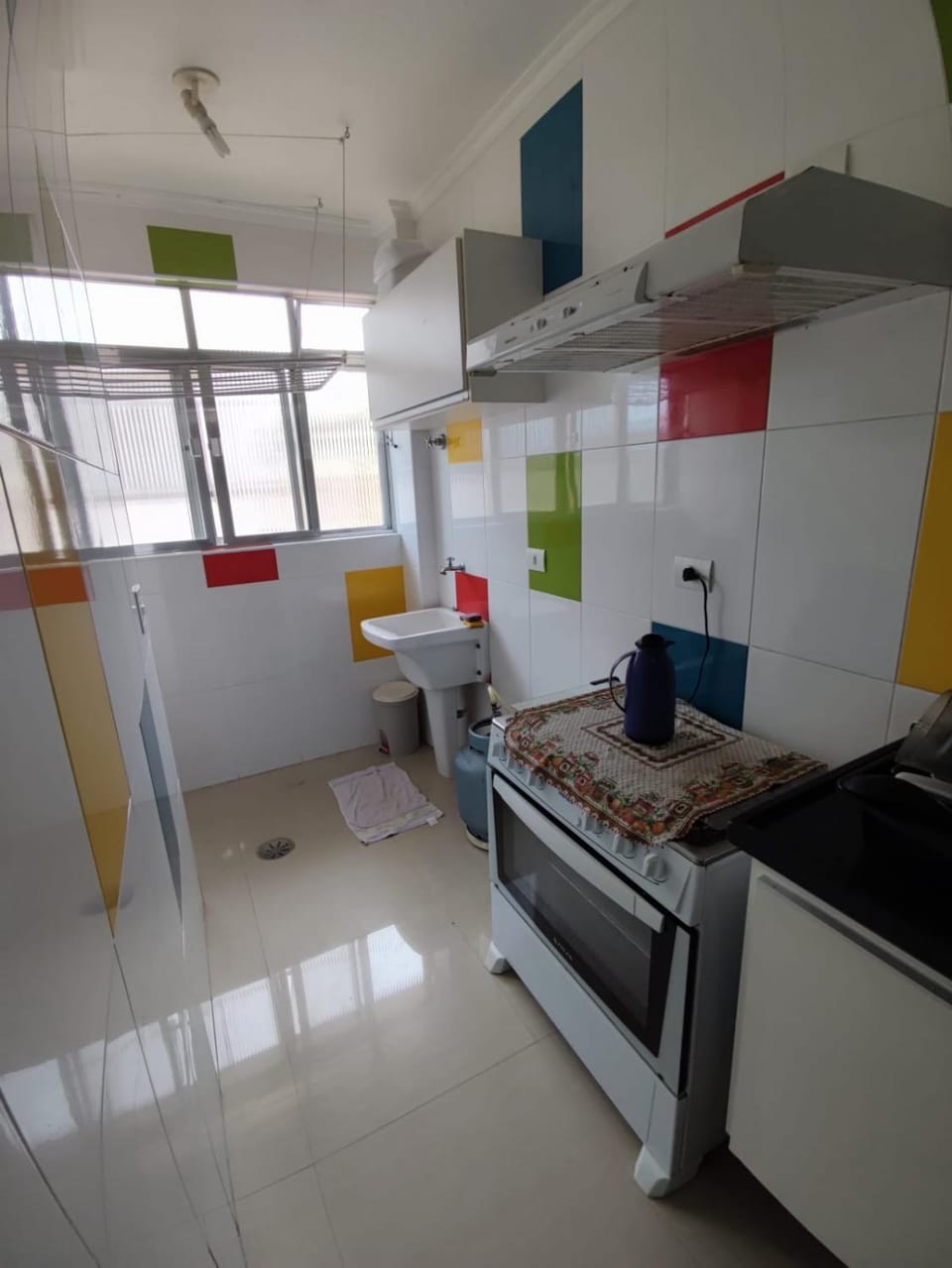 Guarujá, apto a 150 metros da praia - Enseada Apartment in State of São Paulo