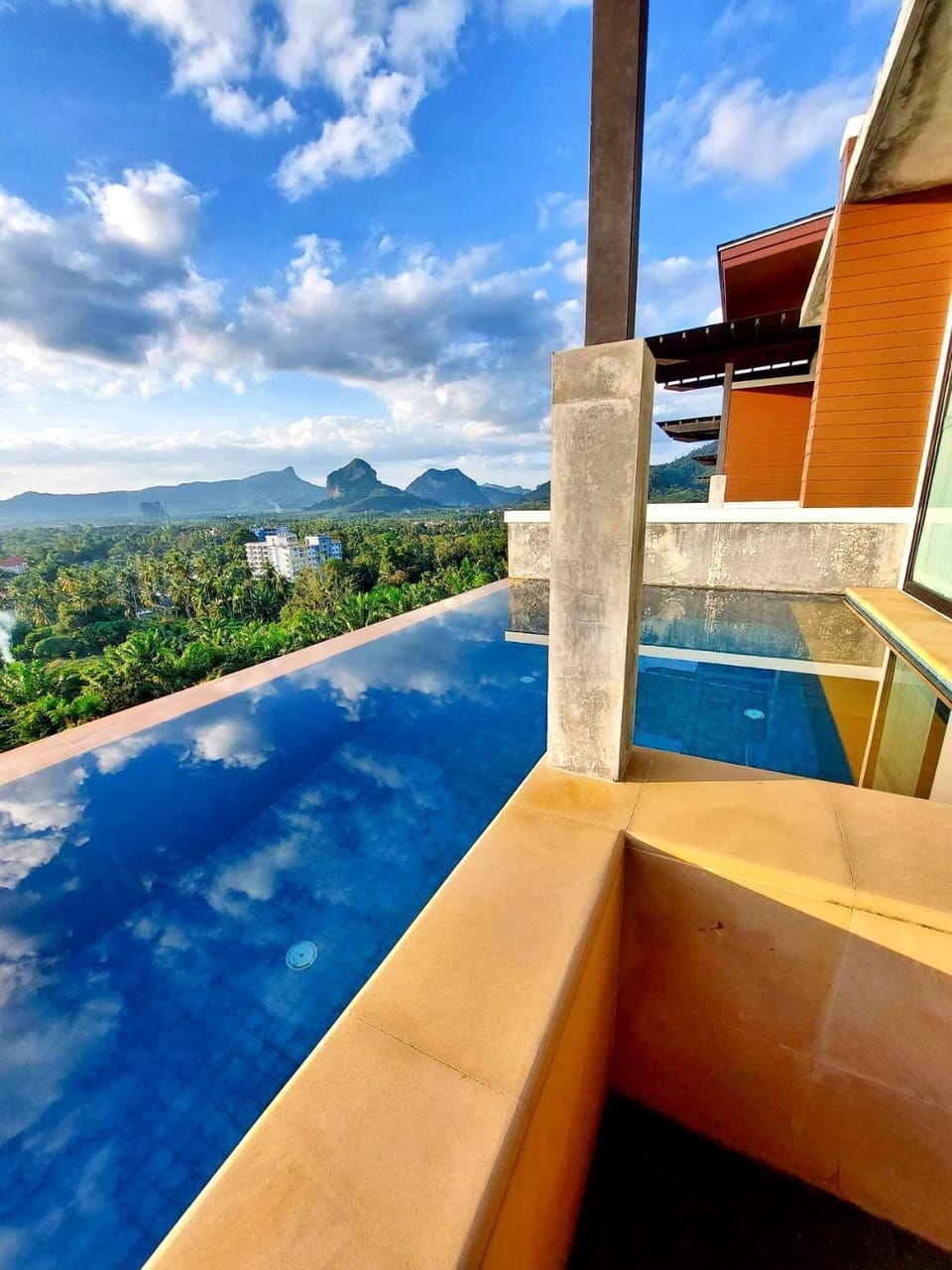 Mountain view, Pool view, Swimming pool