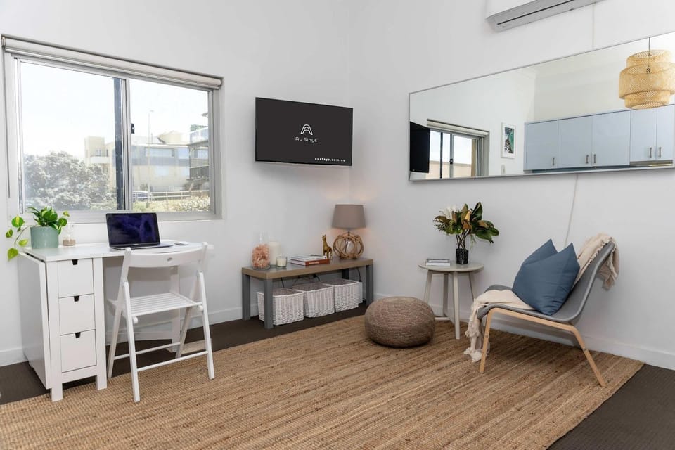 COZY BEACH FRONT STUDIO WITH AIRCON Apartment in Sydney