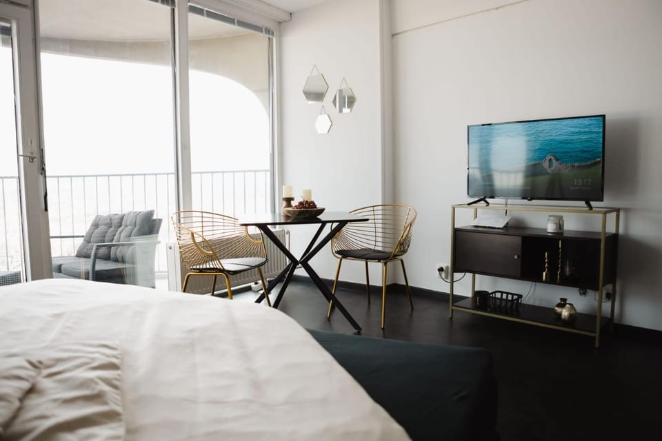 Living room, Bedroom
