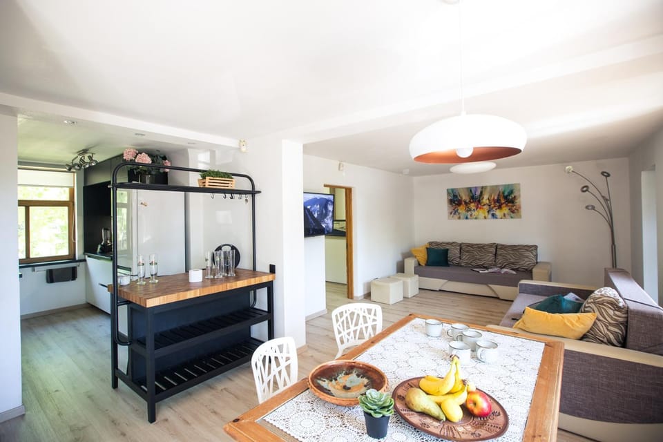 TV and multimedia, Living room, Dining area, kitchen