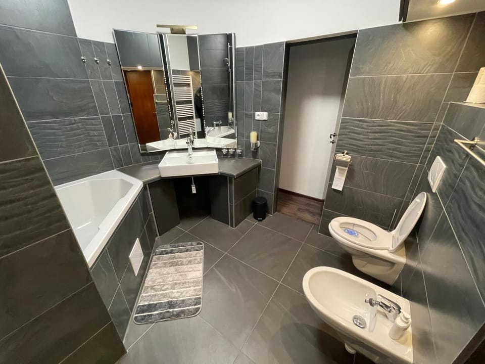 Toilet, Bathroom, Bath