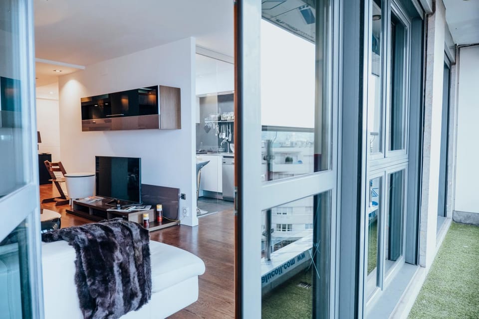 TV and multimedia, Living room, Dining area