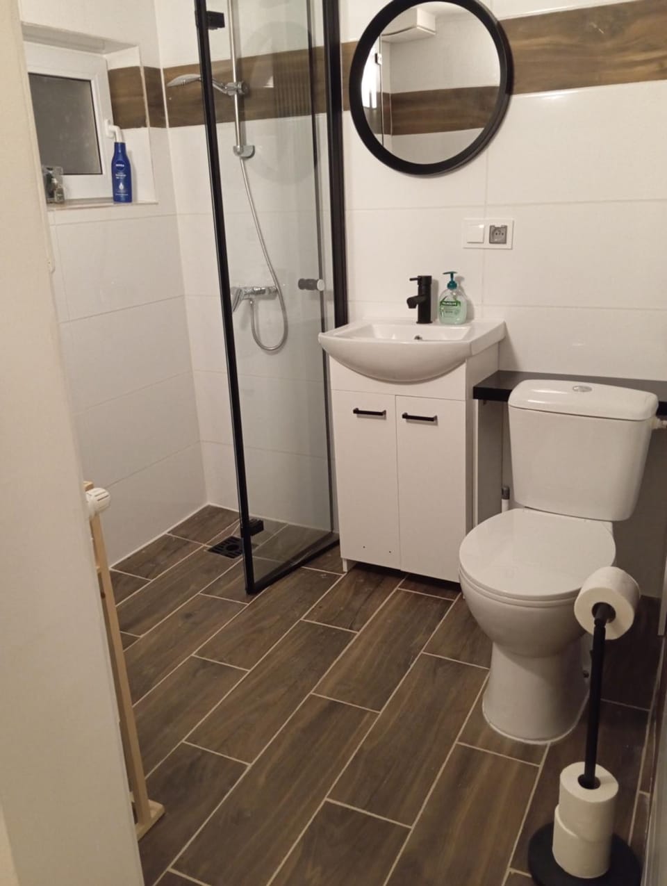 Shower, Toilet, Bathroom