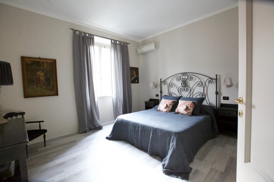 Bed, Photo of the whole room, Bedroom, wardrobe, air conditioner