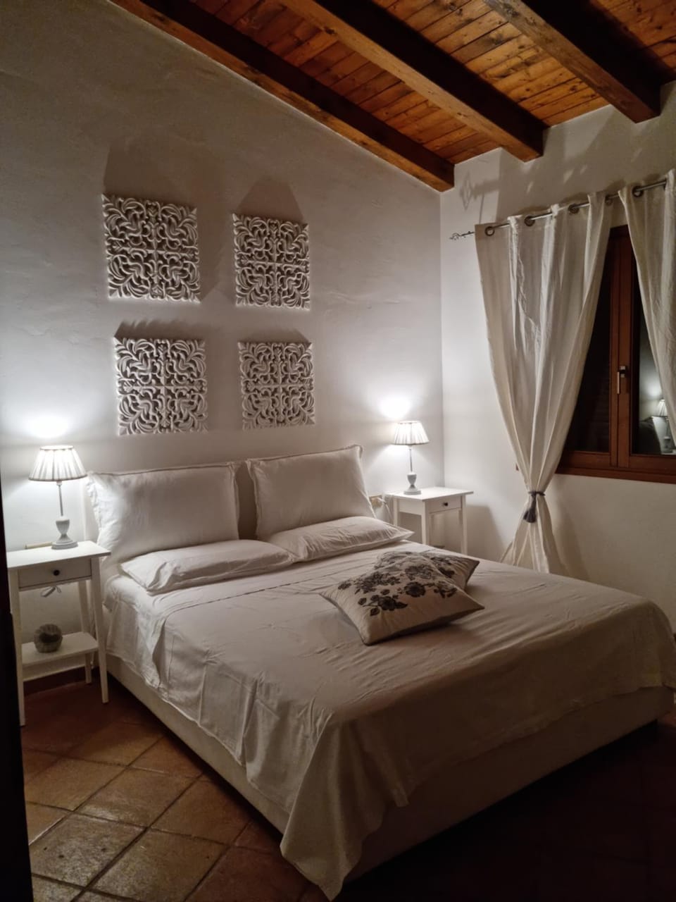 Bed, Photo of the whole room