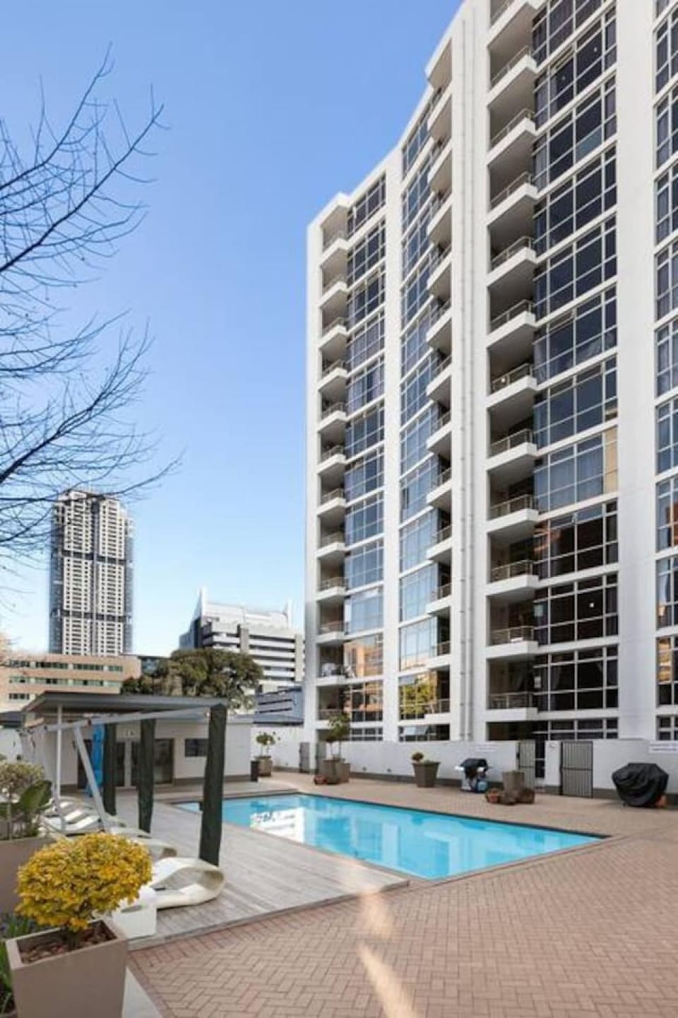 Hydro Park Residences in Sandton WITH GENERATOR Apartment in Sandton