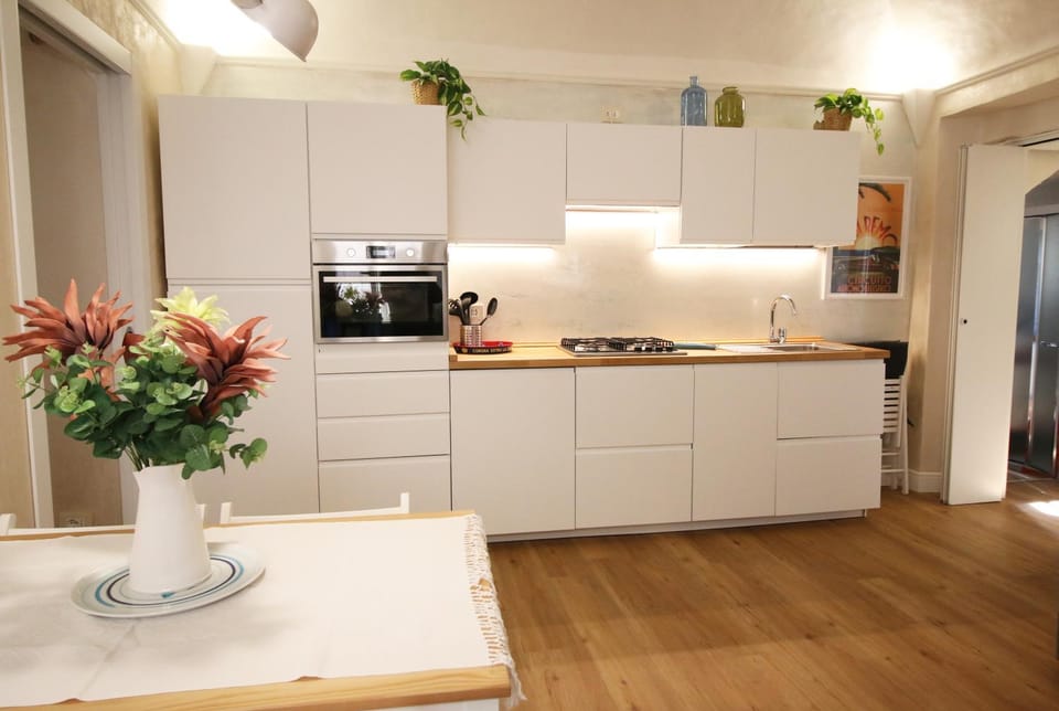 Kitchen or kitchenette, kitchen