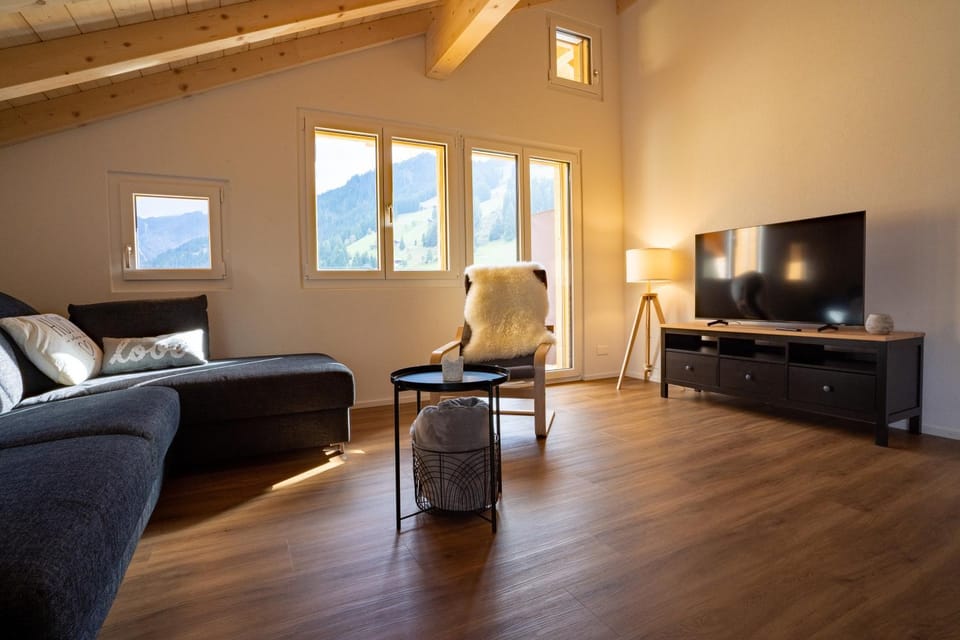 TV and multimedia, Living room, Seating area