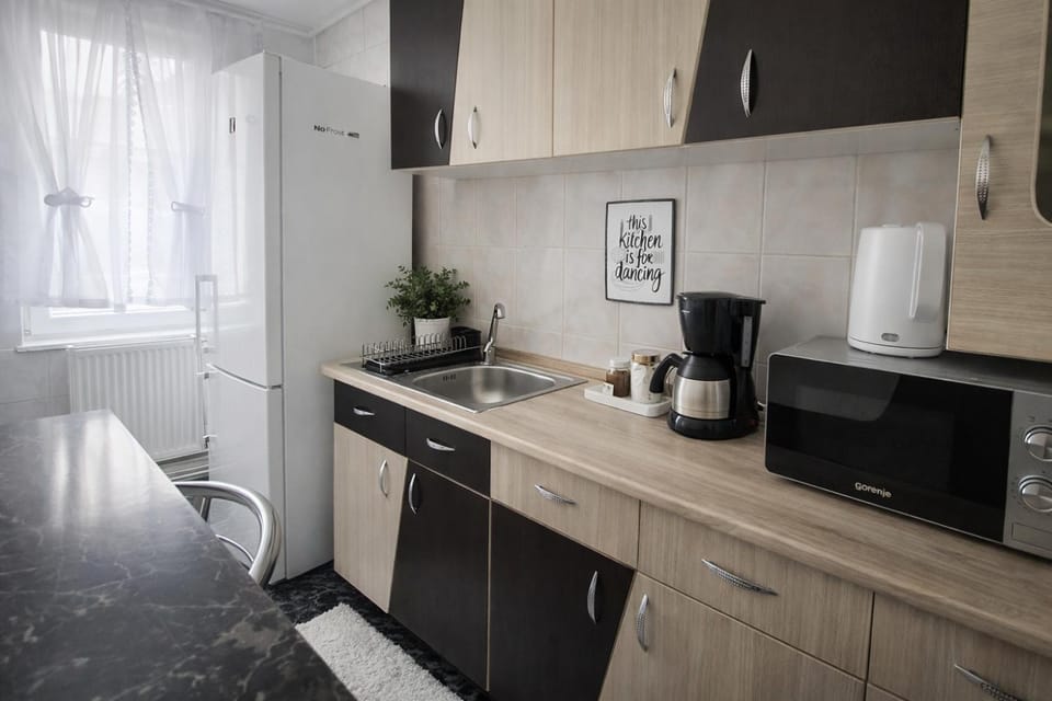 Coffee/tea facilities, Kitchen or kitchenette, microwave, toaster, kitchen