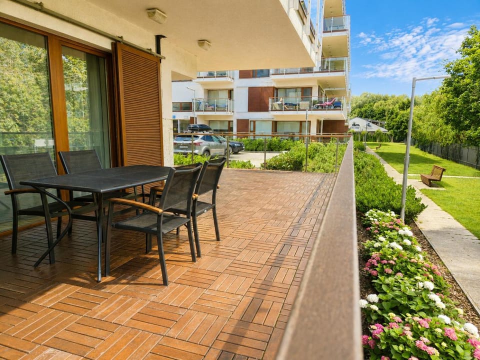 Property building, View (from property/room), Balcony/Terrace, Garden view