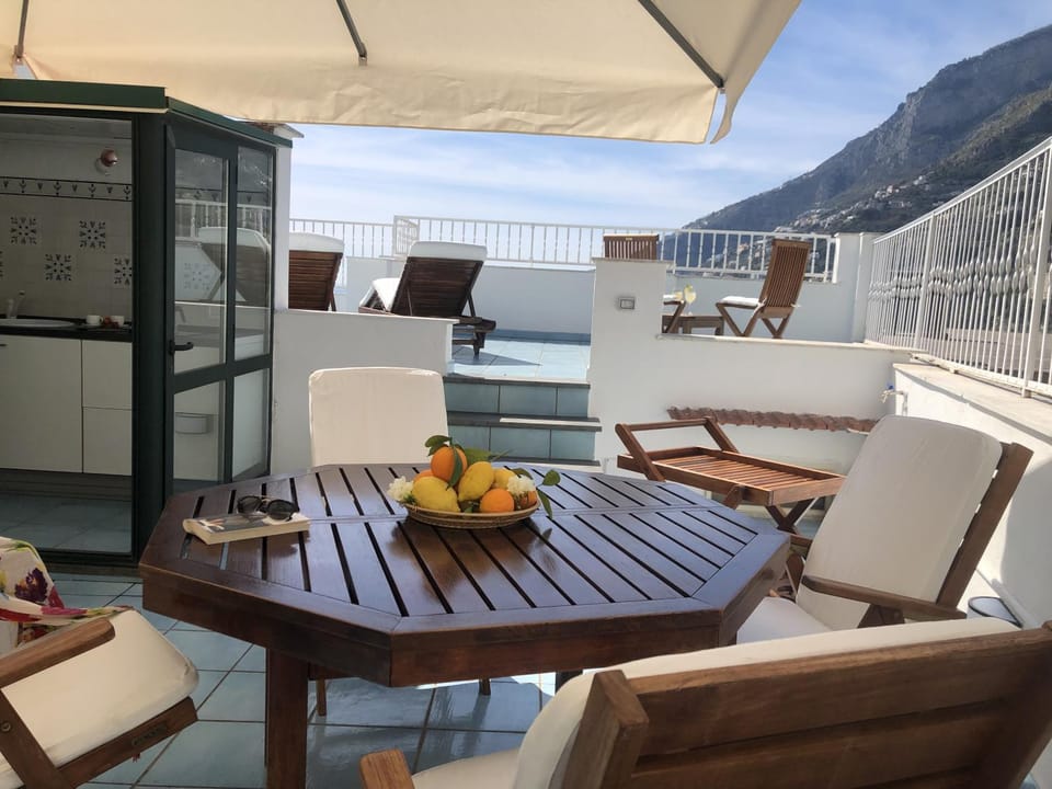 Bird's eye view, Balcony/Terrace, Sea view, hair dresser, sunbed