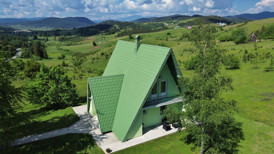 Vila Zeleno borje Villa in Zlatibor District, Serbia