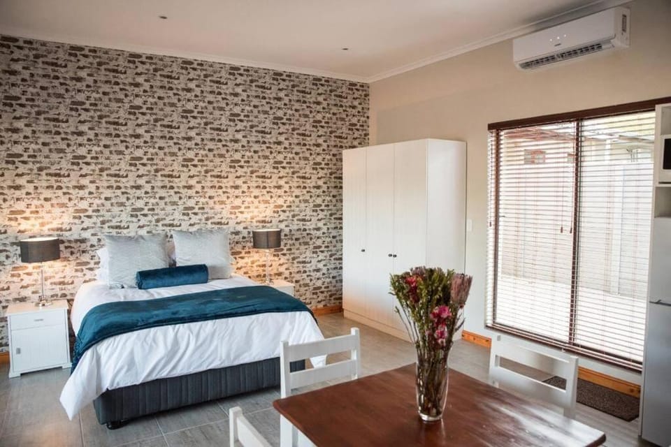 Sol Montis Guest Cottage Apartment in Cape Town
