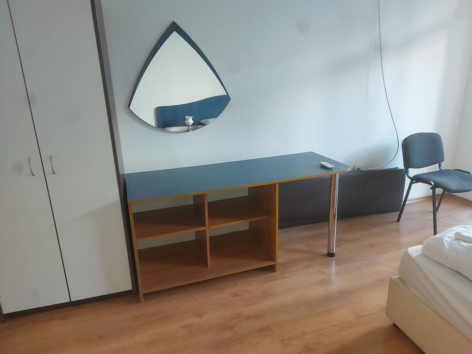 Bedroom, hair dresser, wardrobe