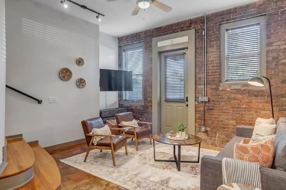 Modern, Insta-Worthy 2B Townhome in Walkable Springfield! House in Jacksonville