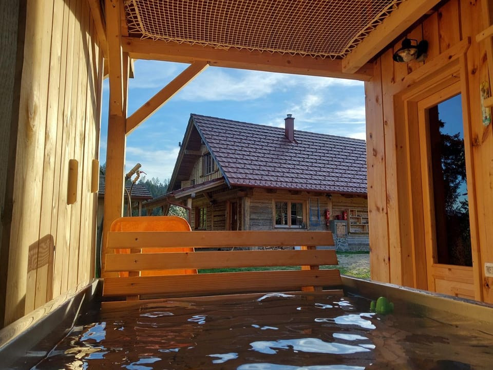 Hot Tub, Hot Tub